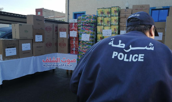 شرطة الشلف تحجز أزيد من 22 ألف علبة سجائر و 54,5 ألف كيس شمة بدون فوترة .